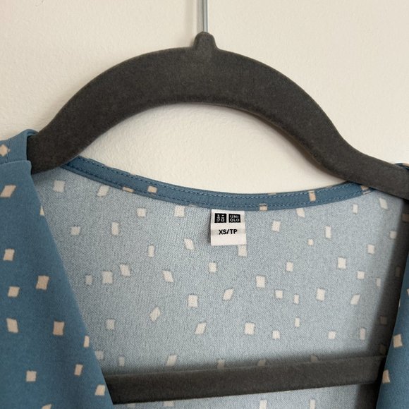 Uniqlo flowy romper - Picture 2 of 3